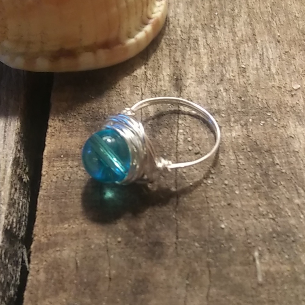 🌟HP🌟 Best in Boutiques Handmade Blue Glass Ring - Picture 2 of 5